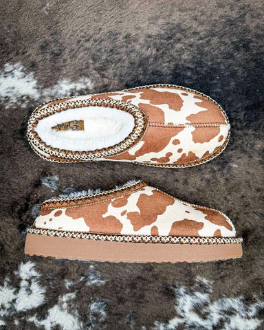Very G cow print slippers with cozy faux fur lining and non-slip sole, western-inspired women’s casual indoor outdoor footwear