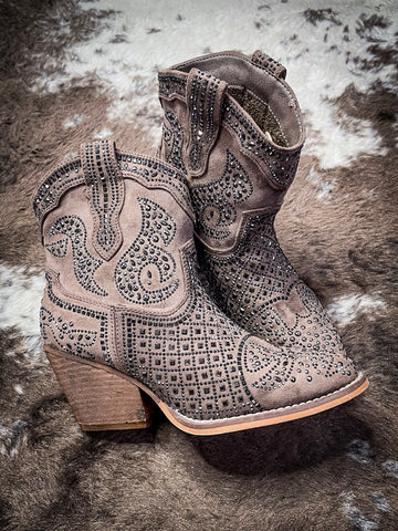 Very short ankle boots clearance