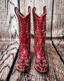 Front view of the Sierra Stallion Circle G Boots in a wood backdrop.