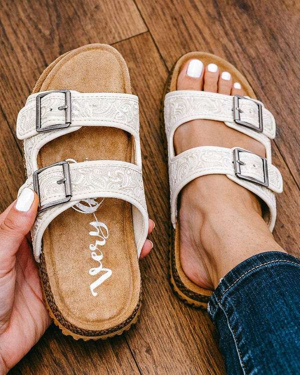 Berry Sandal in Cream by Very G – Women's Shoes from Bronco Western Supply Co.