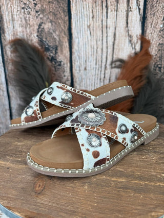 Betsy Concho Sandal in Cream and Tan by Very G – Women's Shoes from Bronco Western Supply Co.
