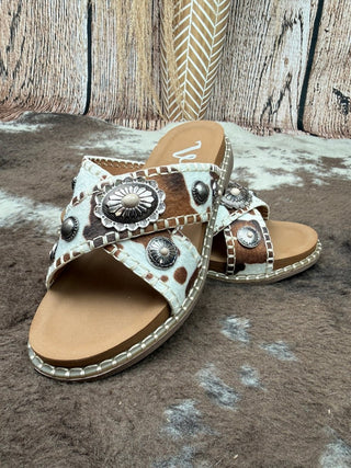 Betsy Concho Sandal in Cream and Tan by Very G – Women's Shoes from Bronco Western Supply Co.