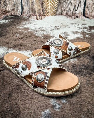 Betsy Concho Sandal in Cream and Tan by Very G – Women's Shoes from Bronco Western Supply Co.