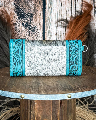 Canyon Ridge Hide Wristlet Wallet in Turquoise by Montana West – Purses & Wallets from Bronco Western Supply Co.