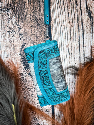 Canyon Ridge Hide Wristlet Wallet in Turquoise by Montana West – Purses & Wallets from Bronco Western Supply Co.