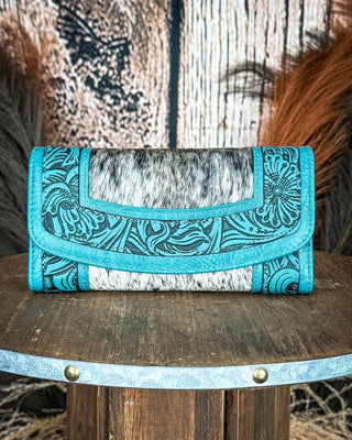 Canyon Ridge Hide Wristlet Wallet in Turquoise by Montana West – Purses & Wallets from Bronco Western Supply Co.