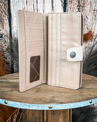 Dusk Trail Tooled Wallet in Khaki by Wrangler – Purses & Wallets from Bronco Western Supply Co.