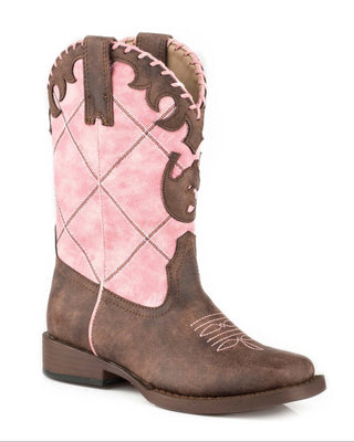 Girl's Little Kids Lacy boot by Roper in an angled view, showing a brown faux leather vamp, pink diamond-stitched shaft, horseshoe crest, whipstitched crown and square toe