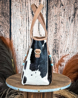 Hearthwind Handtooled Bag in Onyx Frost by Myra Bag – Purses & Wallets from Bronco Western Supply Co.