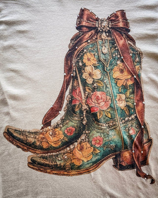 Heirloom Bloom Rhinestone Boot Tee in Tan – Apparel from Bronco Western Supply Co.