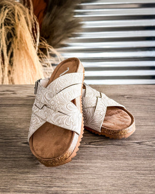 Jada Sandal in Light Grey by Very G – Women's Shoes from Bronco Western Supply Co.
