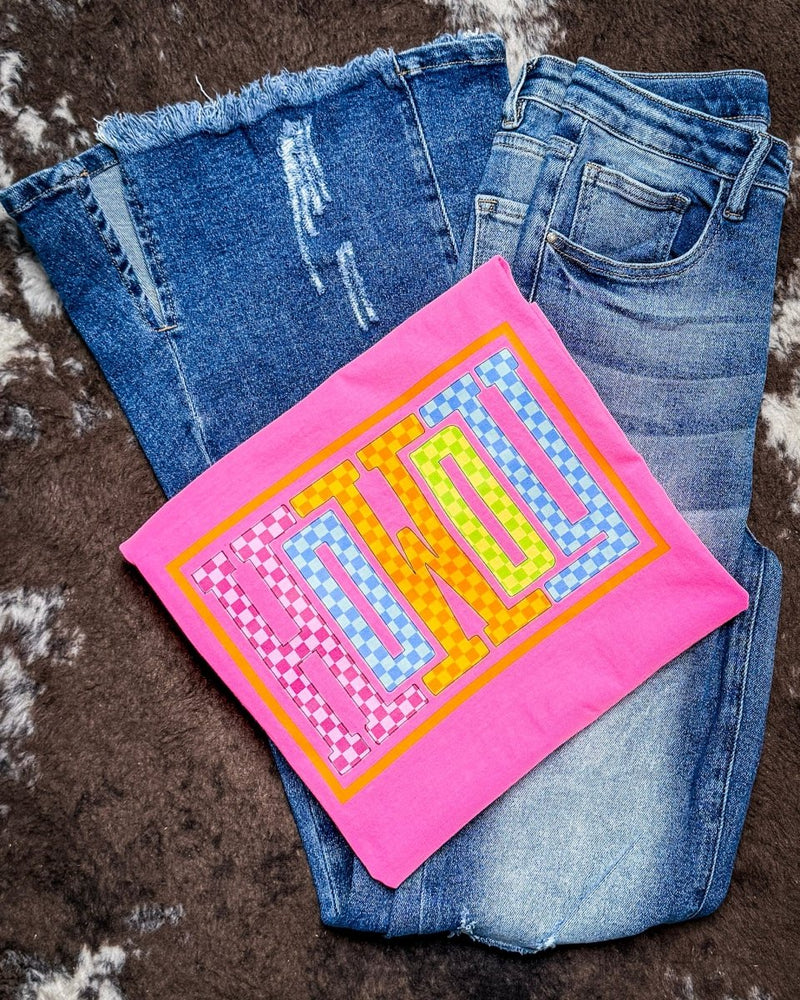 Jolene Howdy Graphic Tee in Neon Pink – Apparel from Bronco Western Supply Co.