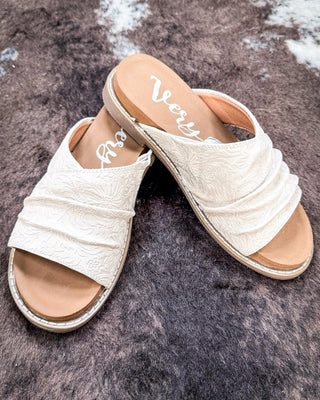 Jolene Sandal in Cream by Very G – Women's Shoes from Bronco Western Supply Co.