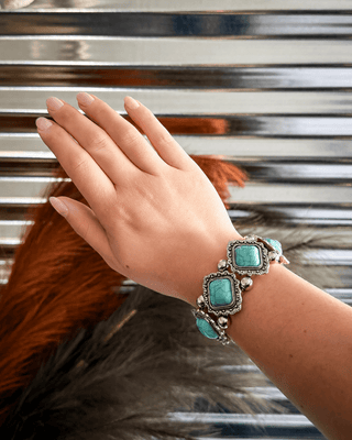 Landry Stretch Bracelet in Teal – Jewelry from Bronco Western Supply Co.