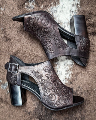 Mika Closed Back Mule Heel in Black by Roper – Women's Shoes from Bronco Western Supply Co.