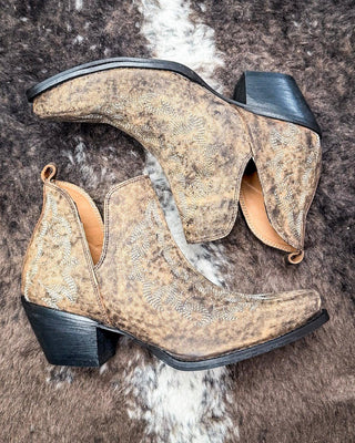 Myra Bag - Moonlight on the Mesa Booties in Crackle Brown – Women's Shoes from Bronco Western Supply Co.