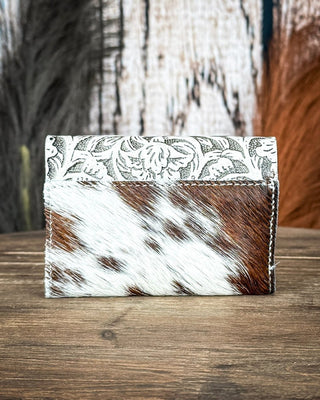 Outpost Floral Hair - On Wallet in Beige by Wrangler – Purses & Wallets from Bronco Western Supply Co.