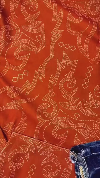 This pullover? Buttery soft, stretchy as heck, and c-u-t-e. 🔥
The Rustic Ranch Pullover is made for movement but styled for anywhere. Fitted, flattering, and lightweight, with that bold rust print that’s just the right kind of western.

🤎 Moves with you
🤎 Layers like a dream
🤎 Soft enough to sleep in (but way too cute not to show off)

You’re gonna reach for this one on repeat.