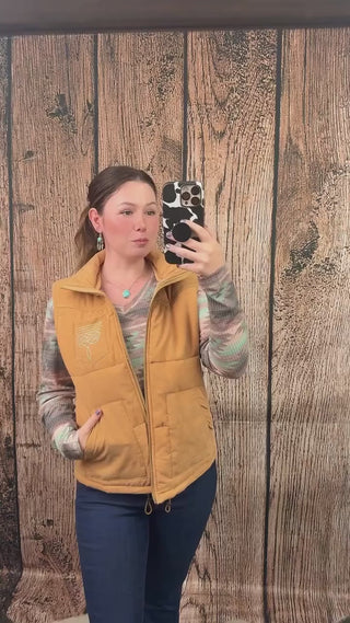 For the boot stitch girlies who wanna stay warm and look good doin’ it. 🤠🧡

The Boot Stitch Puffer Vest in camel is cozy, lightweight, and brings just enough western with that subtle stitched detail.

✨ Layer-friendly fit
✨ Soft, quilted feel
✨ Neutral color that goes with everything

You know who you are, this one’s for you.