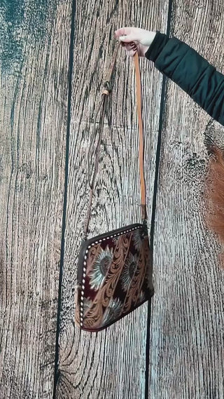 Just a quick roundup of the purses we’ve been carryin’ non-stop lately 👜✨

They’re easy, they’re cute, they hold all the things... and yep, we’re fully obsessed.

Take a peek and see which one’s callin’ your name 👀