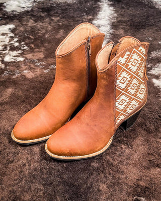 Sadie Twisted X Ankle Booties - Tan – Women's Shoes from Bronco Western Supply Co.