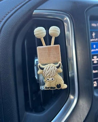 Tan Highland Cow Vent Clip Car Diffuser in Cowgirl Kisses – Accessories from Bronco Western Supply Co.