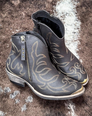 Very G - Tazz Ankle Bootie in Black – Women's Shoes from Bronco Western Supply Co.