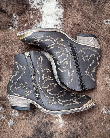 Very G - Tazz Ankle Bootie in Black - Women's Shoes - Very G - Bronco Western Supply Co.