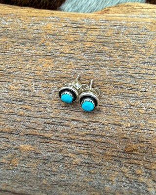 Zuni Dot Earrings in Turquoise – Jewelry from Bronco Western Supply Co.